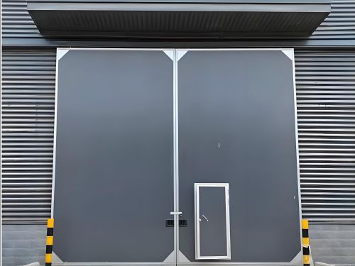 Integrated swing closed door
